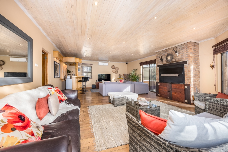 6 Bedroom Property for Sale in Brackenfell South Western Cape